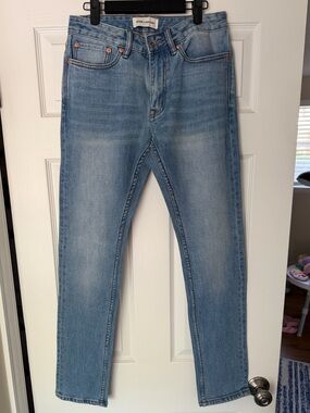 Slim Light Blue Men’s Jeans – Clean Stretch Denim